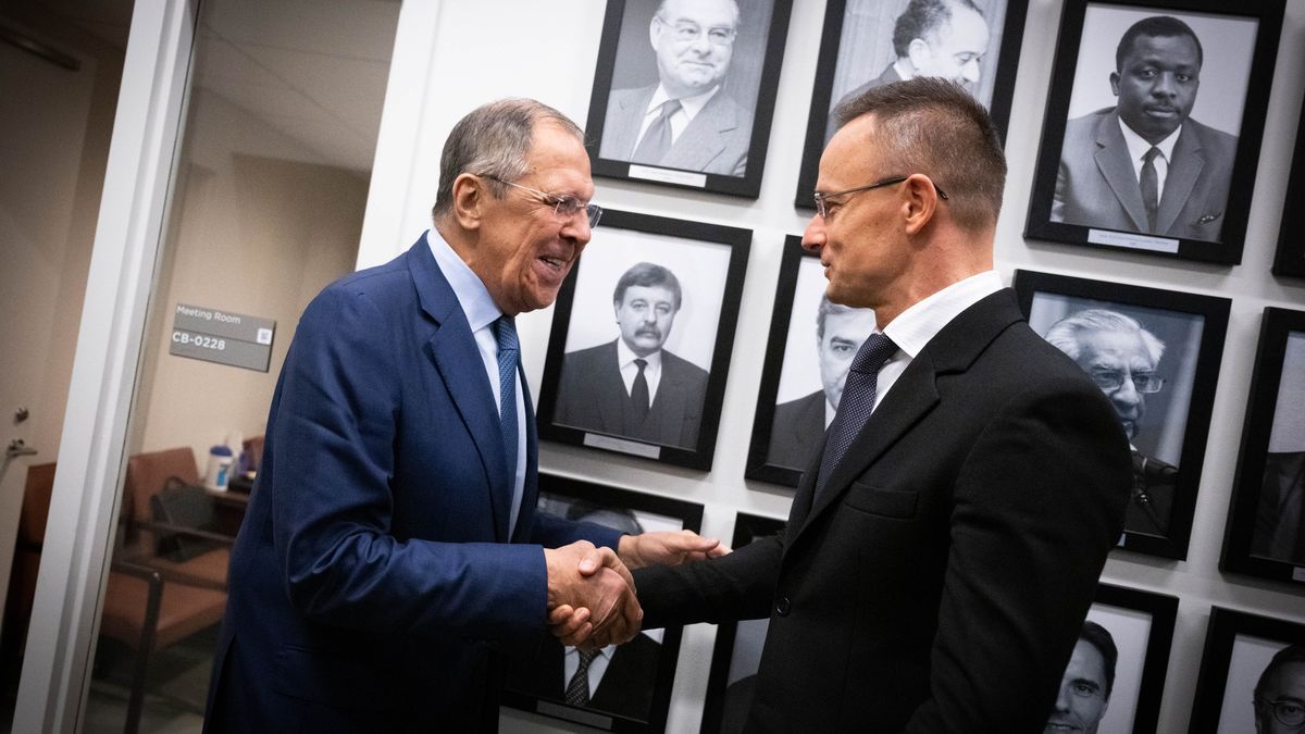 Lavrov opět zářil. V New Yorku s ním jednal maďarský ministr